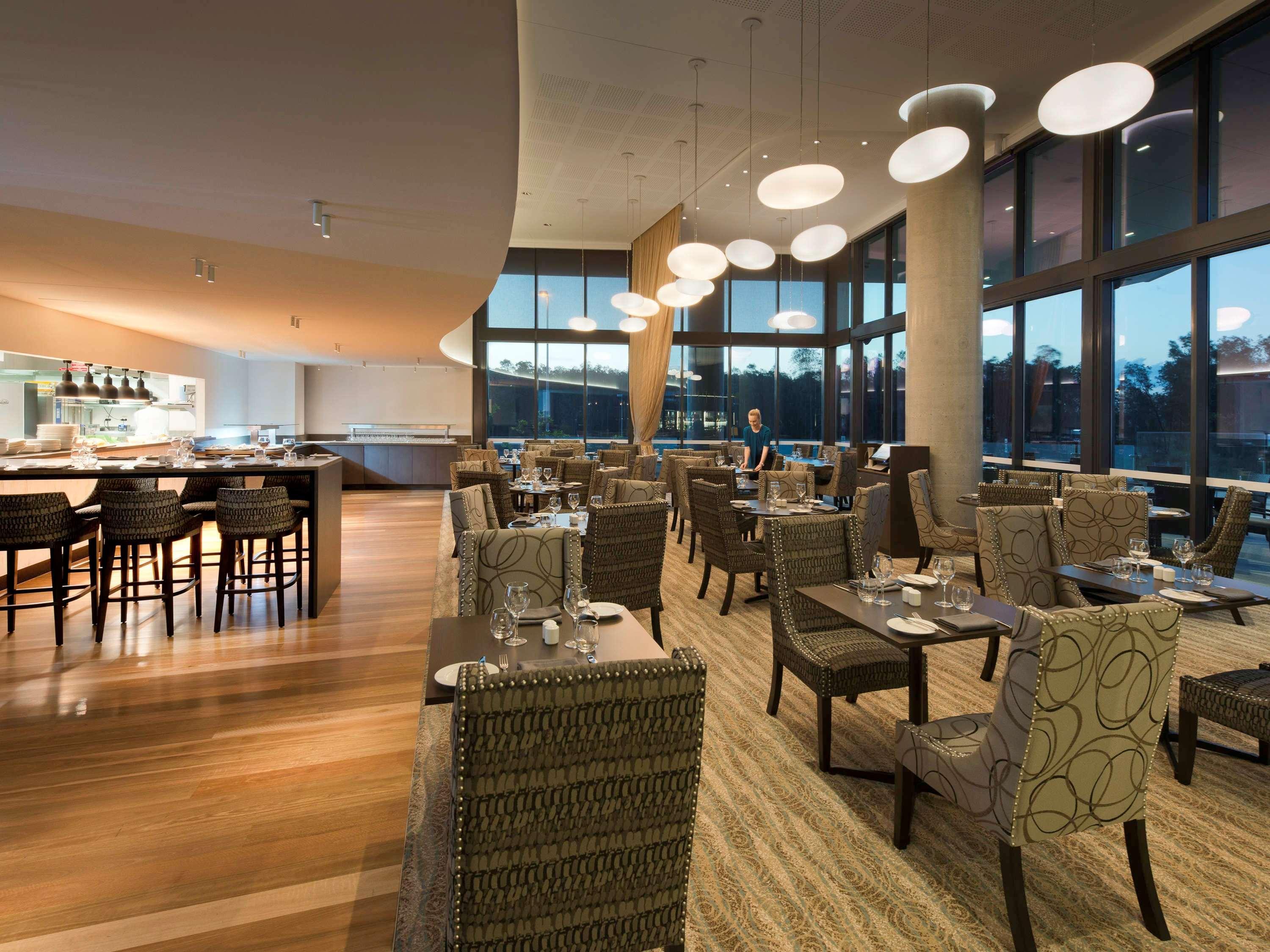 Отель Pullman Brisbane Airport Экстерьер фото The River