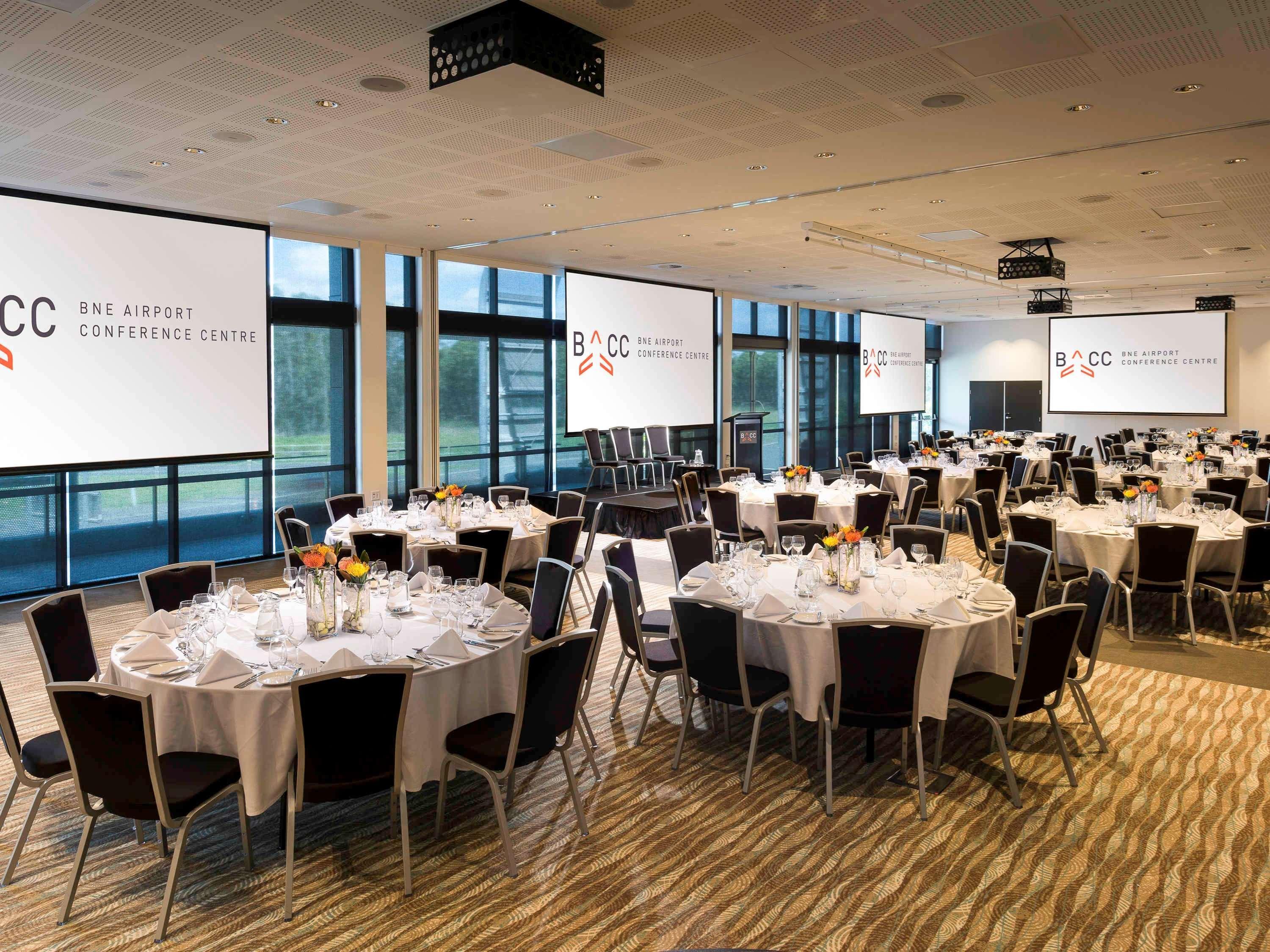 Отель Pullman Brisbane Airport Экстерьер фото The Airport Conference Centre