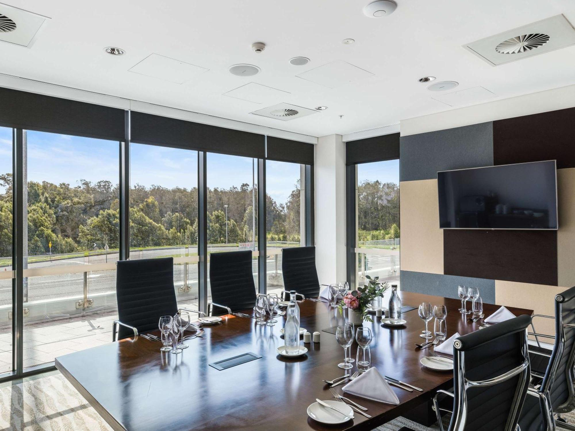 Отель Pullman Brisbane Airport Экстерьер фото Boardroom at the National Arboretum, Canberra