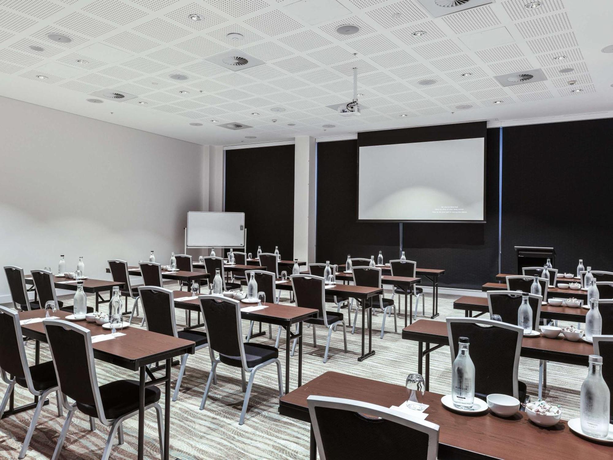 Отель Pullman Brisbane Airport Экстерьер фото Meeting room